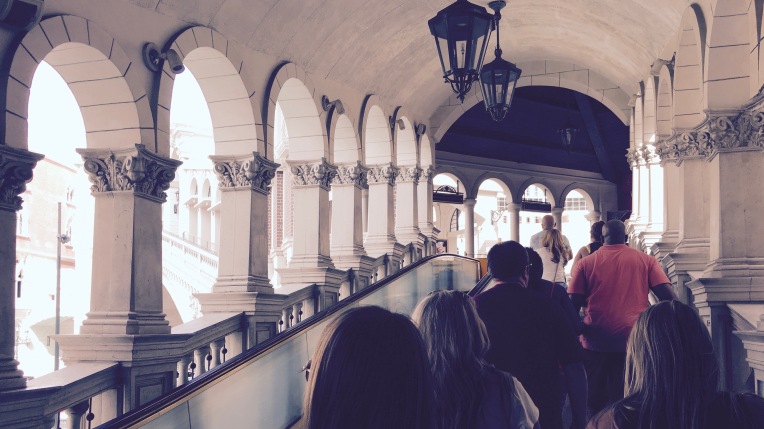 moving walkway, on (not) the rialto?